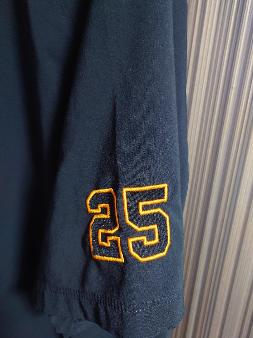 最終価格！巨人岡本和真選手実使用Nike 半袖ウェア G 25