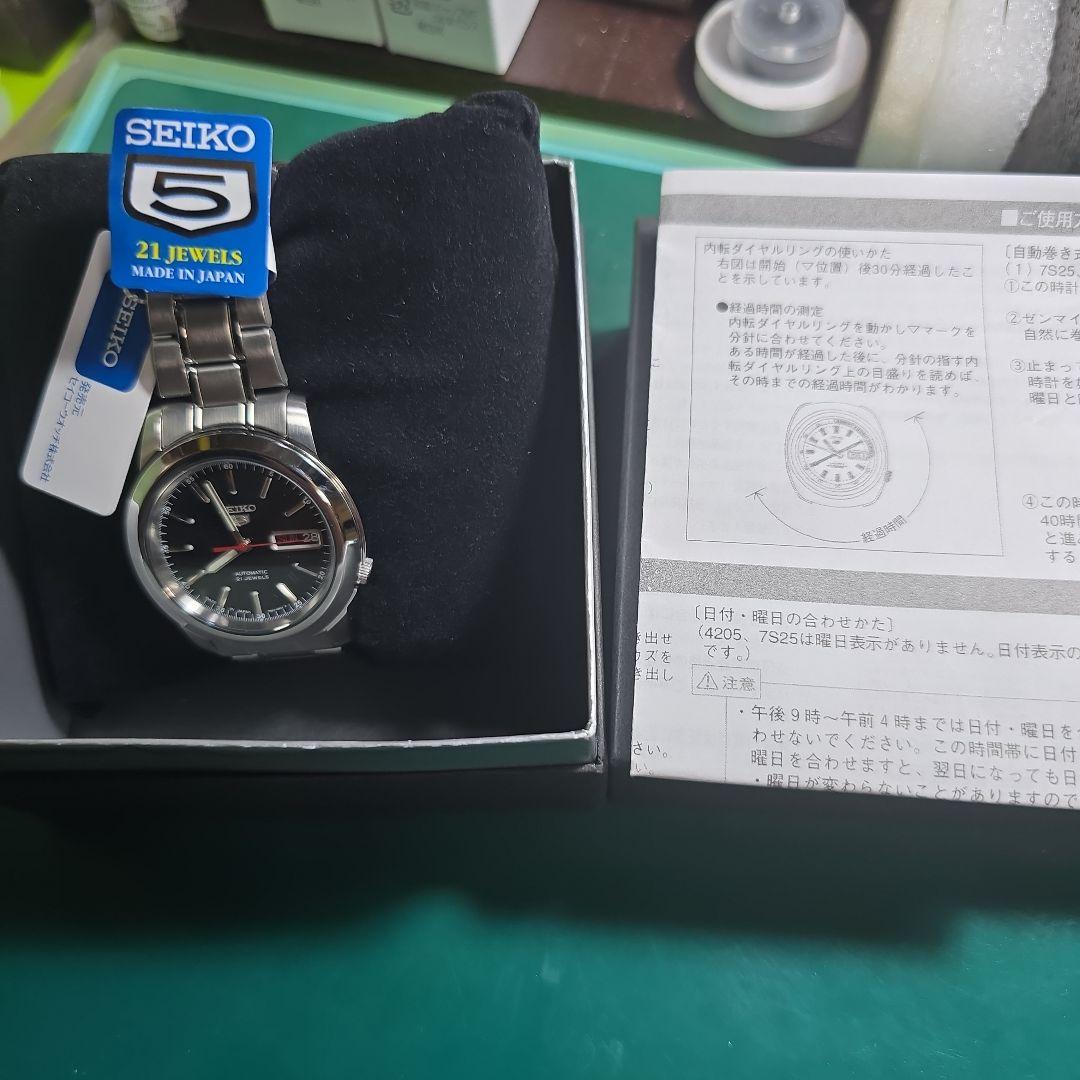 新品、SEIKO ５ ７Ｓ２６ 自動巻き腕時計 21 JEWELSです。