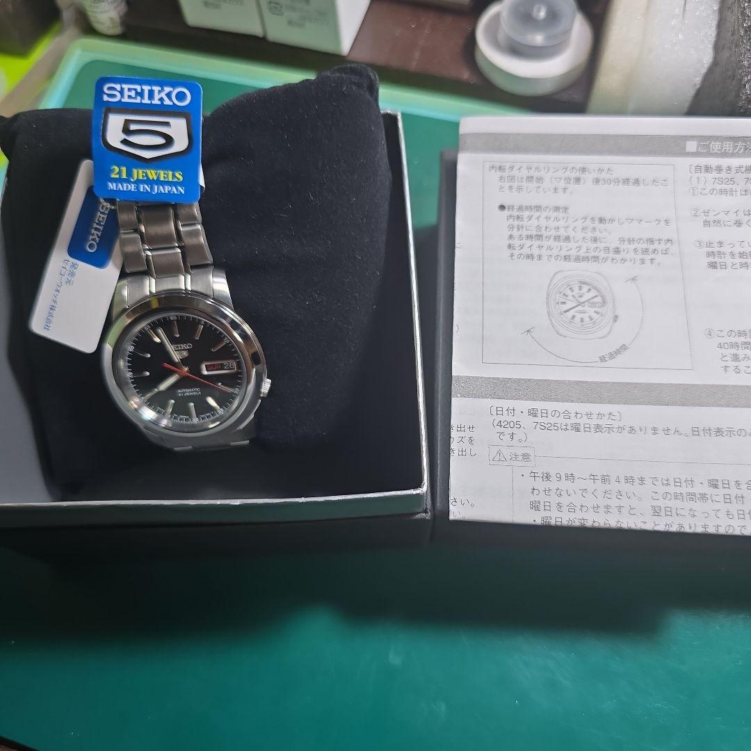 新品、SEIKO ５ ７Ｓ２６ 自動巻き腕時計 21 JEWELSです。