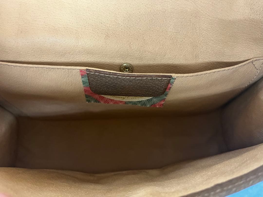 Gucci GGキャンバスクラッチバッグ