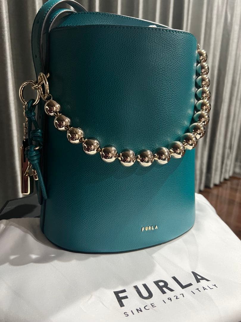 FURLA ティール レザー ショルダーバッグ