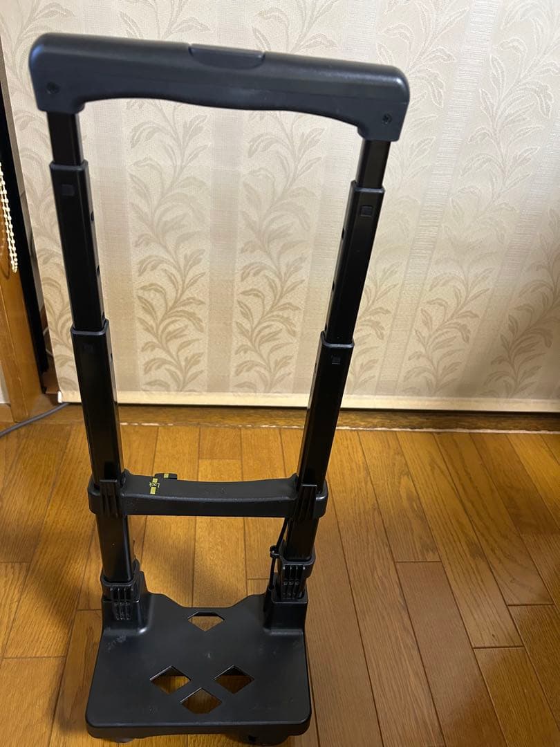 スワニー バーガンディ キルティングバッグとキャリーケース