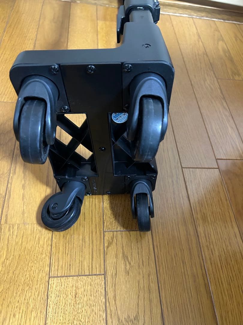 スワニー バーガンディ キルティングバッグとキャリーケース