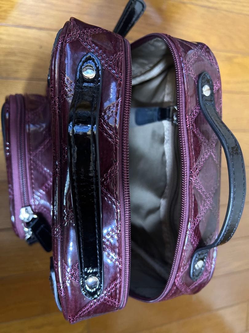 スワニー バーガンディ キルティングバッグとキャリーケース