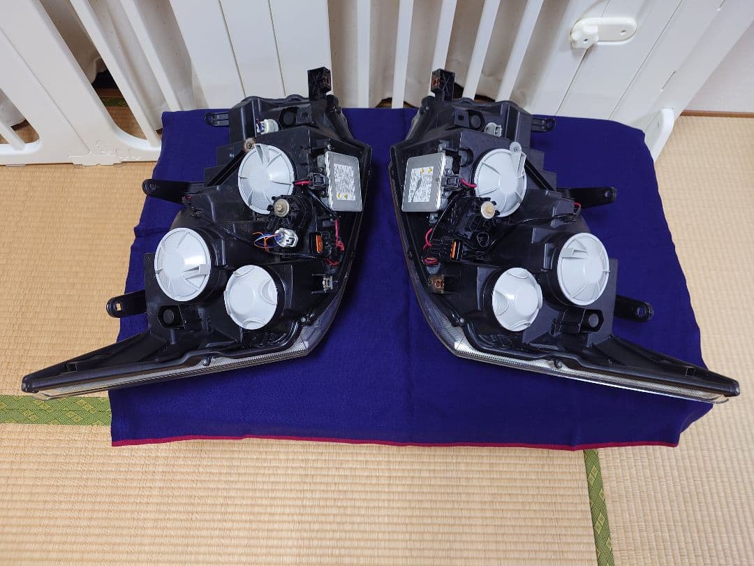 デリカD5 純正ヘッドライト　左右　極上美品　早い者勝ち❕️