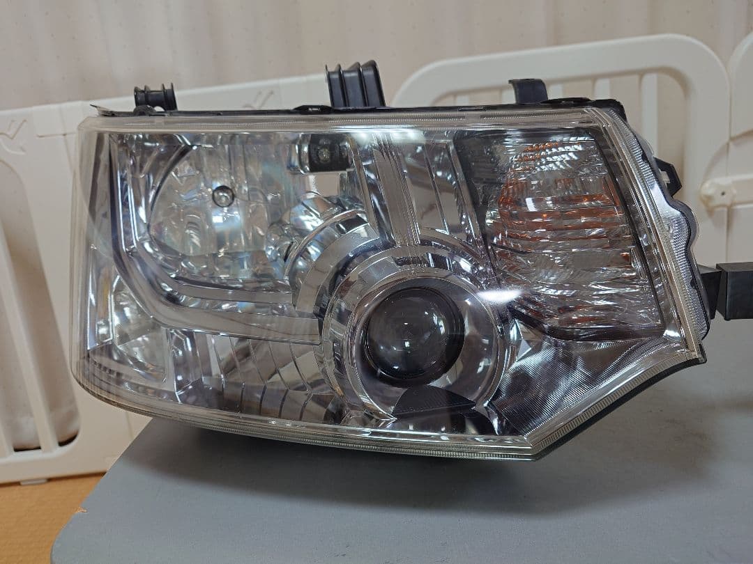 デリカD5 純正ヘッドライト　左右　極上美品　早い者勝ち❕️