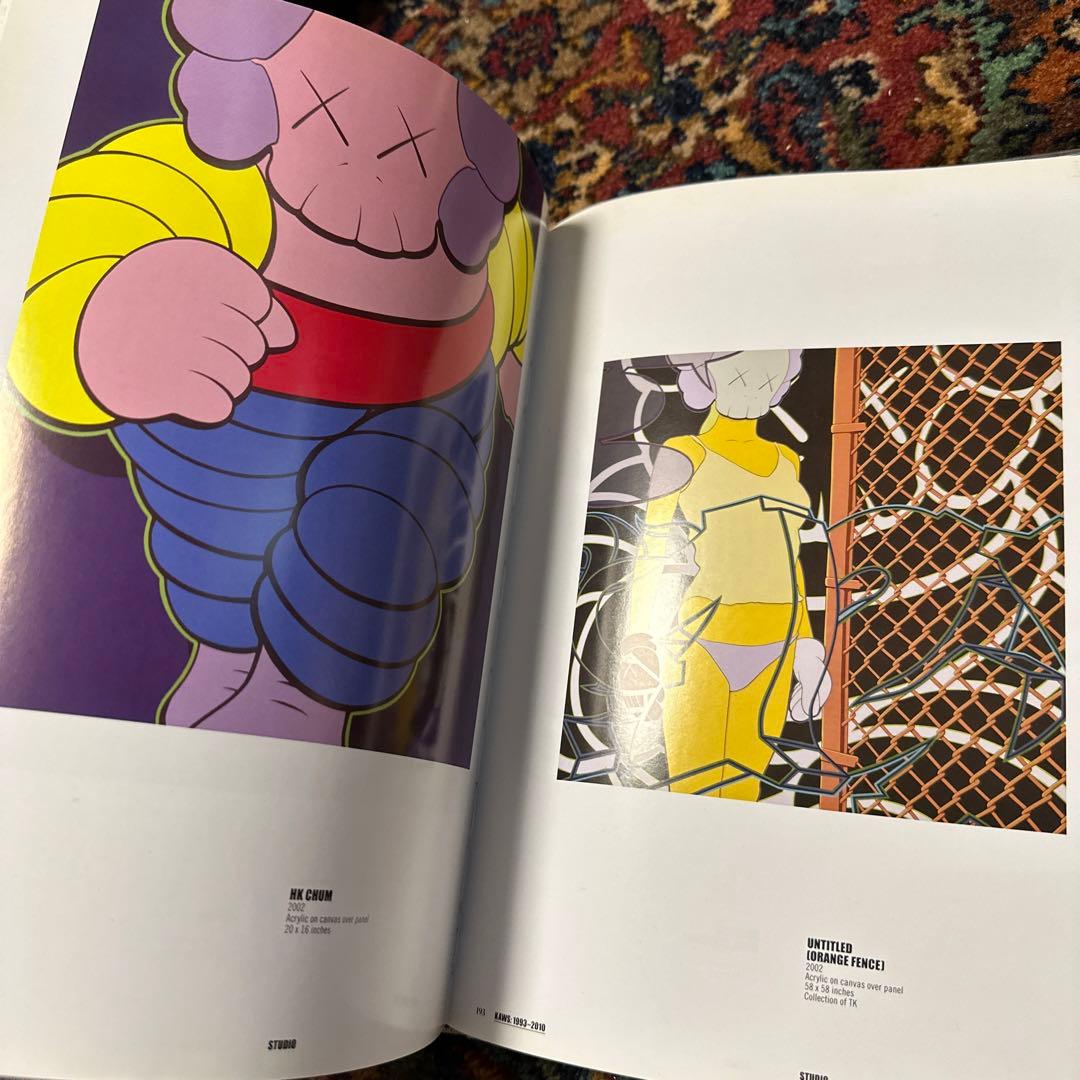 カウズ　kaws アートブック 作品集 洋書　希少