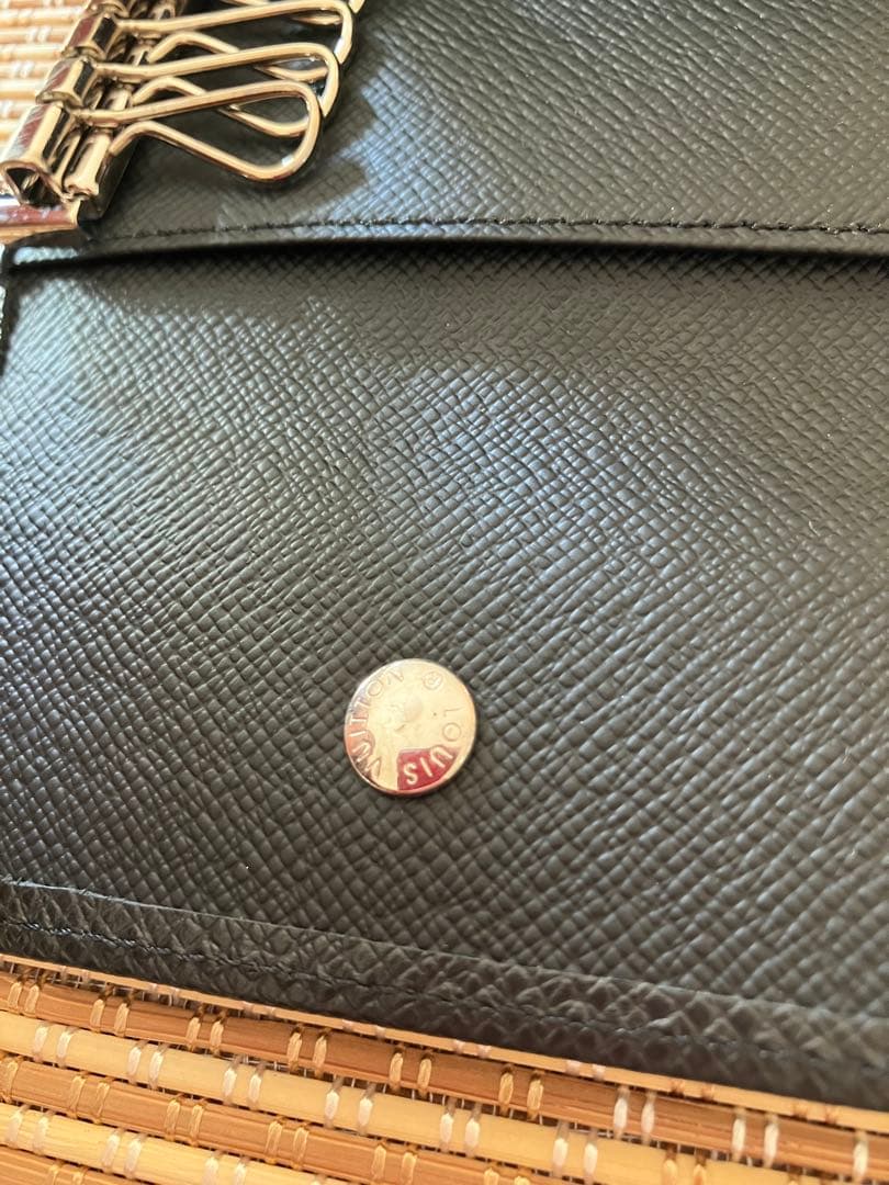 ま*ー様 LOUIS VUITTON ブラック6連キーケース エピ