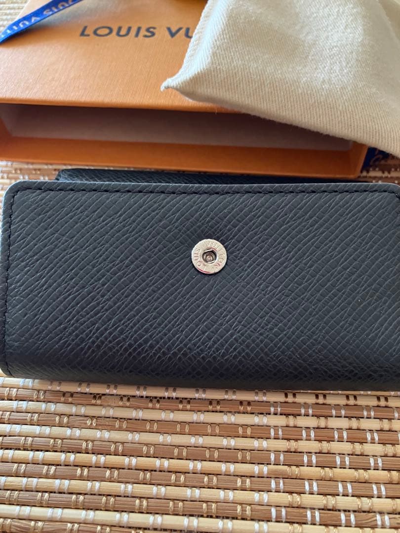 ま*ー様 LOUIS VUITTON ブラック6連キーケース エピ