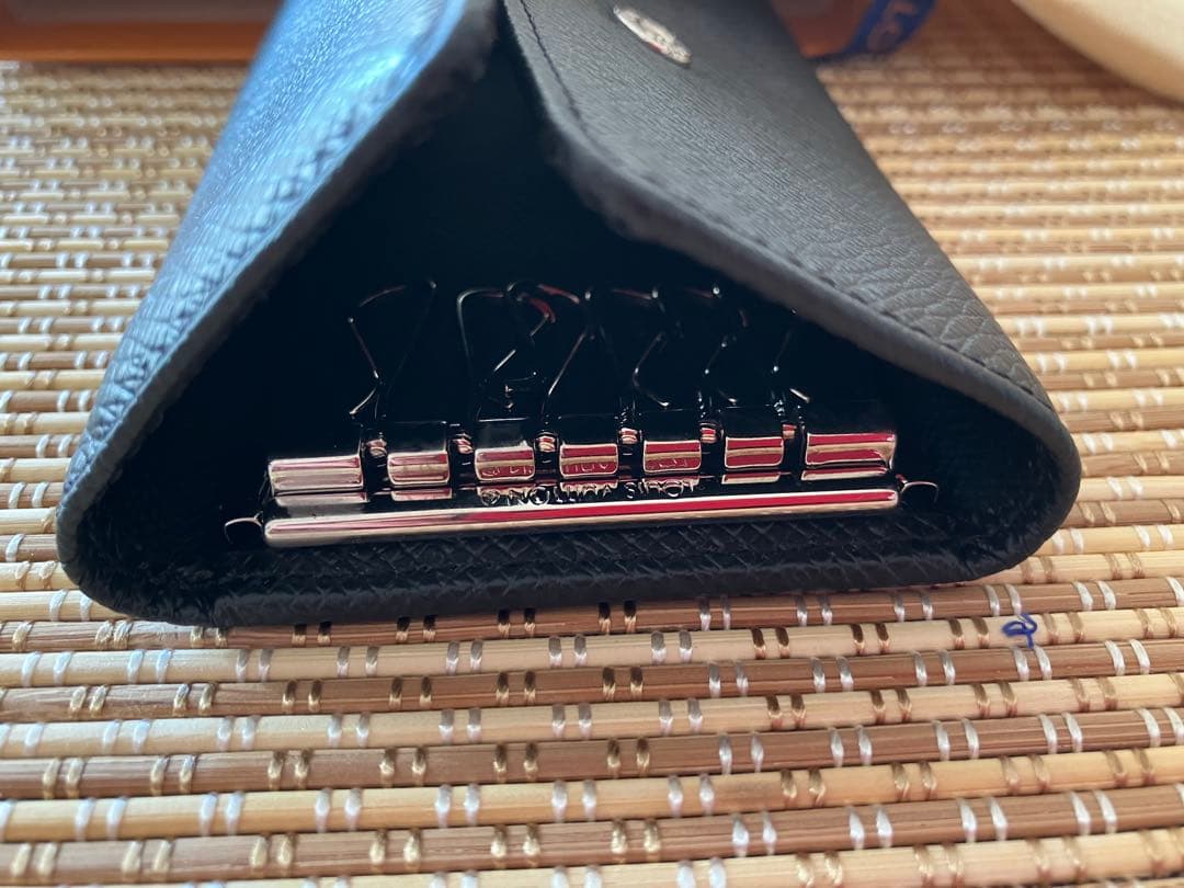 ま*ー様 LOUIS VUITTON ブラック6連キーケース エピ