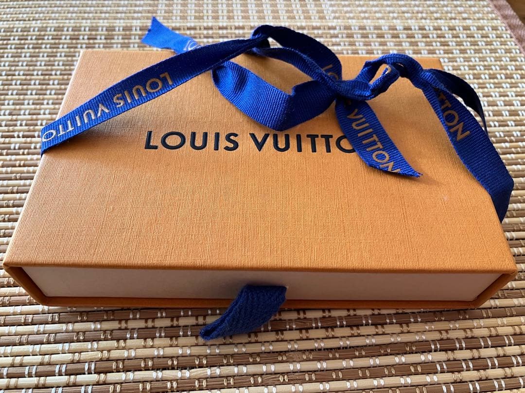 ま*ー様 LOUIS VUITTON ブラック6連キーケース エピ