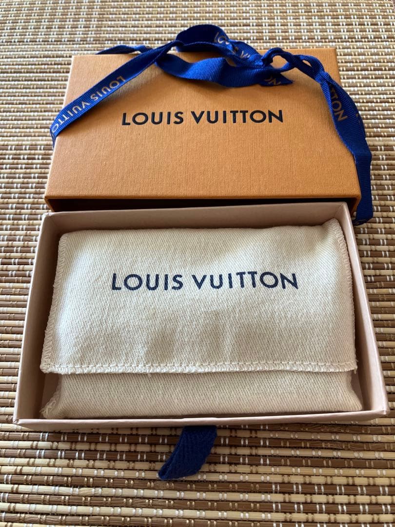 ま*ー様 LOUIS VUITTON ブラック6連キーケース エピ