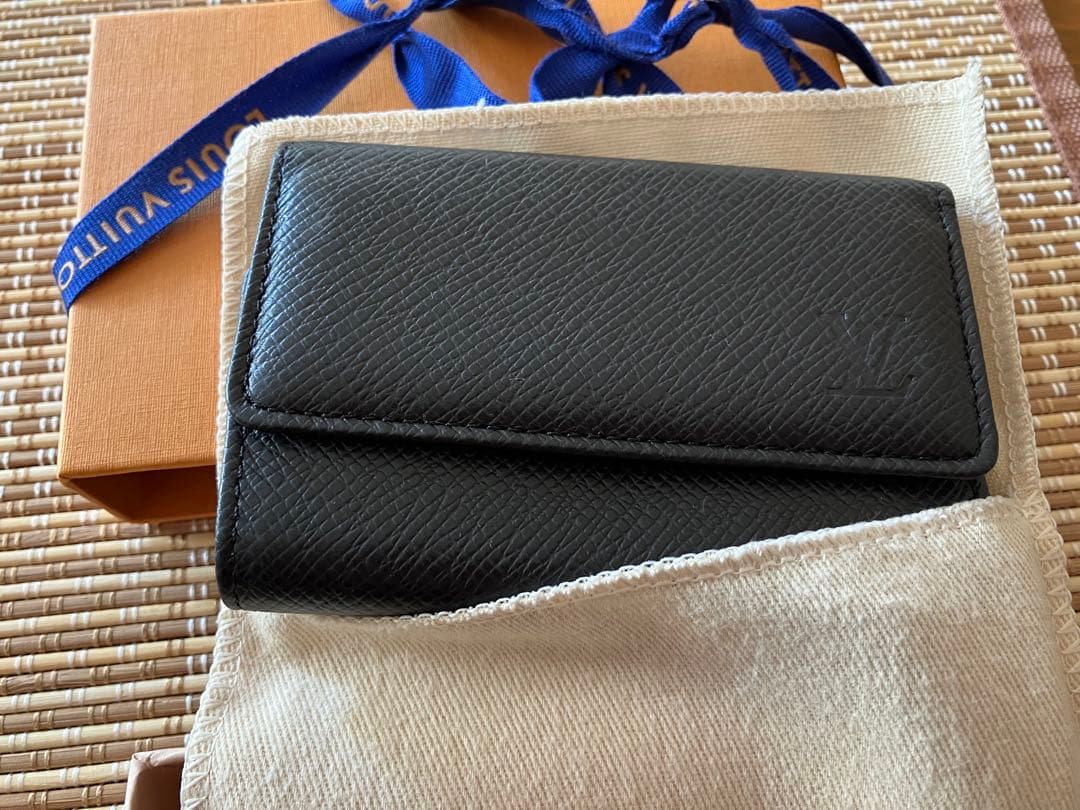 ま*ー様 LOUIS VUITTON ブラック6連キーケース エピ