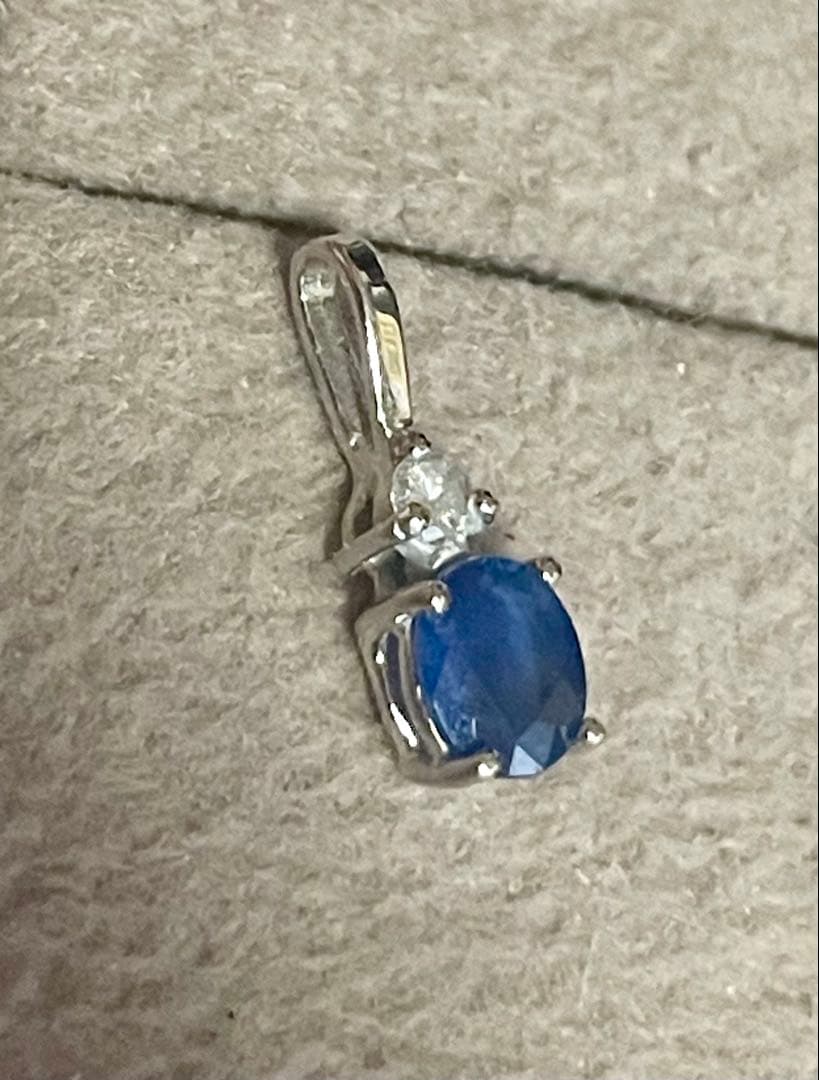 k18WGトップ　ブルーサファイア0.36ct ダイヤモンド0.03ct