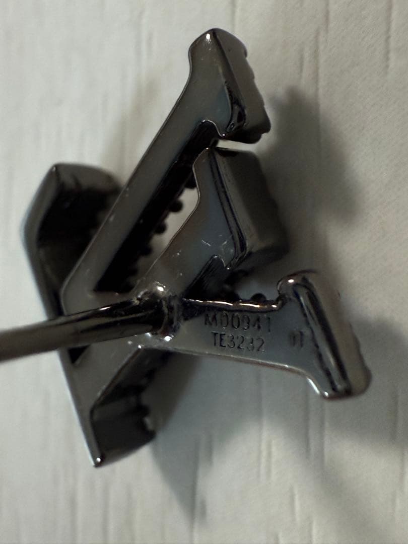 ルイヴィトン ピアス ブックルドレイユ