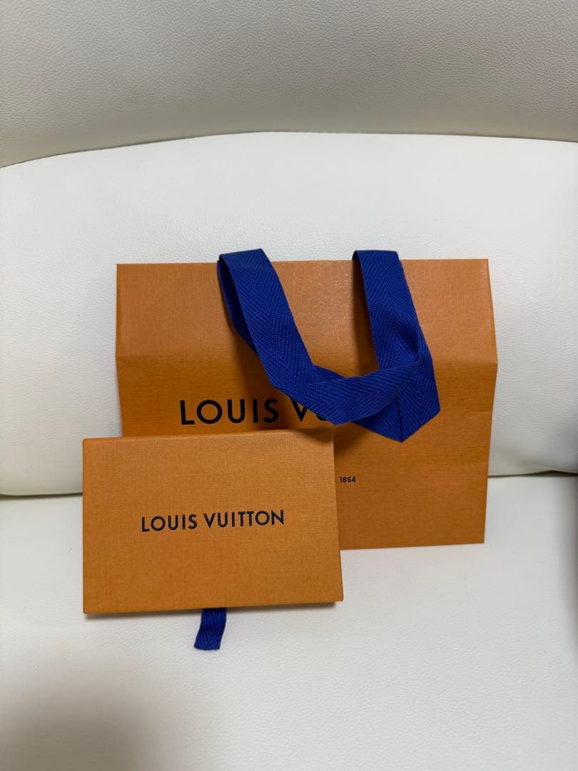 ルイヴィトン ピアス ブックルドレイユ