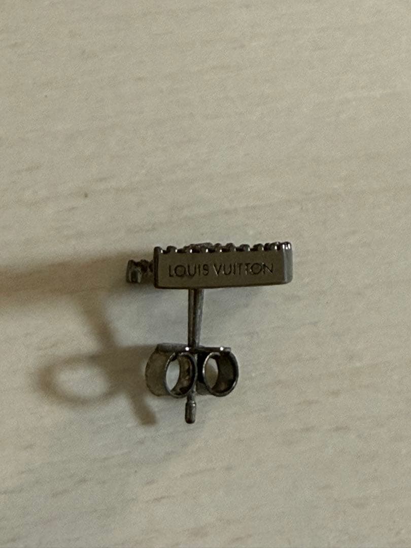 ルイヴィトン ピアス ブックルドレイユ