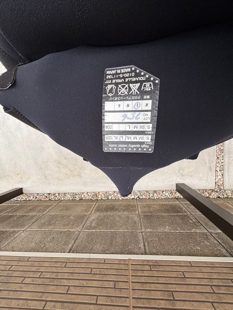 AIRTIGHT シーガルウェットスーツ　Lサイズ