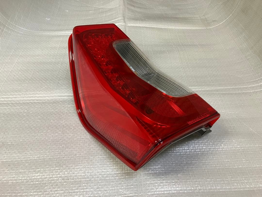 ♦︎ダイハツ★タントLA600S左純正テールランプ♦︎点灯確認済み★良品★