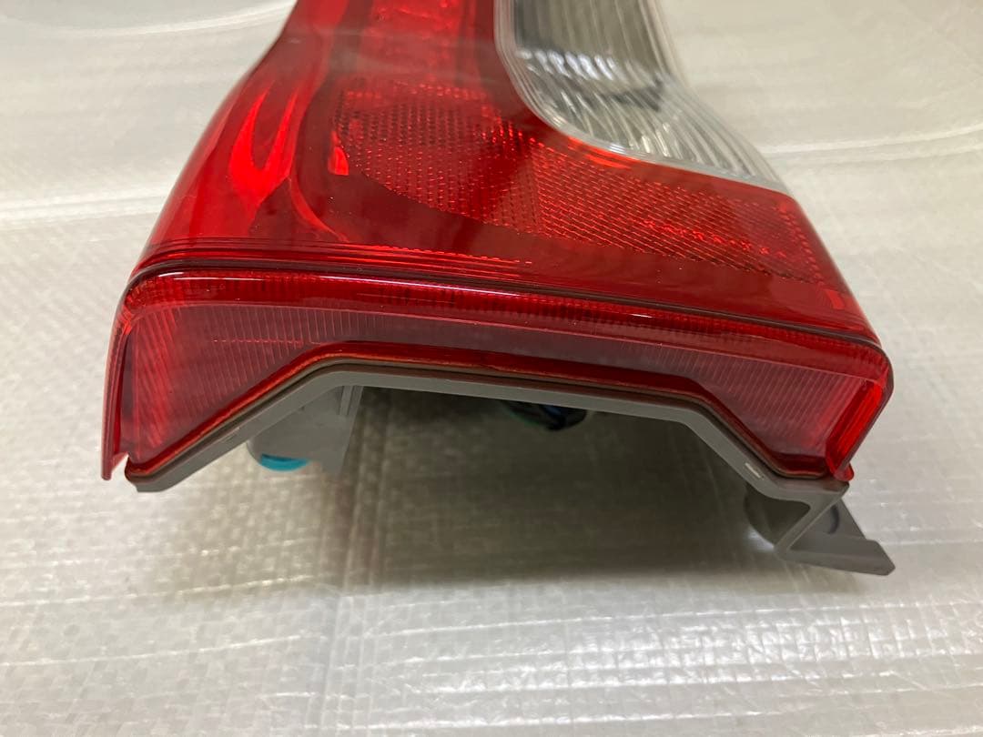 ♦︎ダイハツ★タントLA600S左純正テールランプ♦︎点灯確認済み★良品★