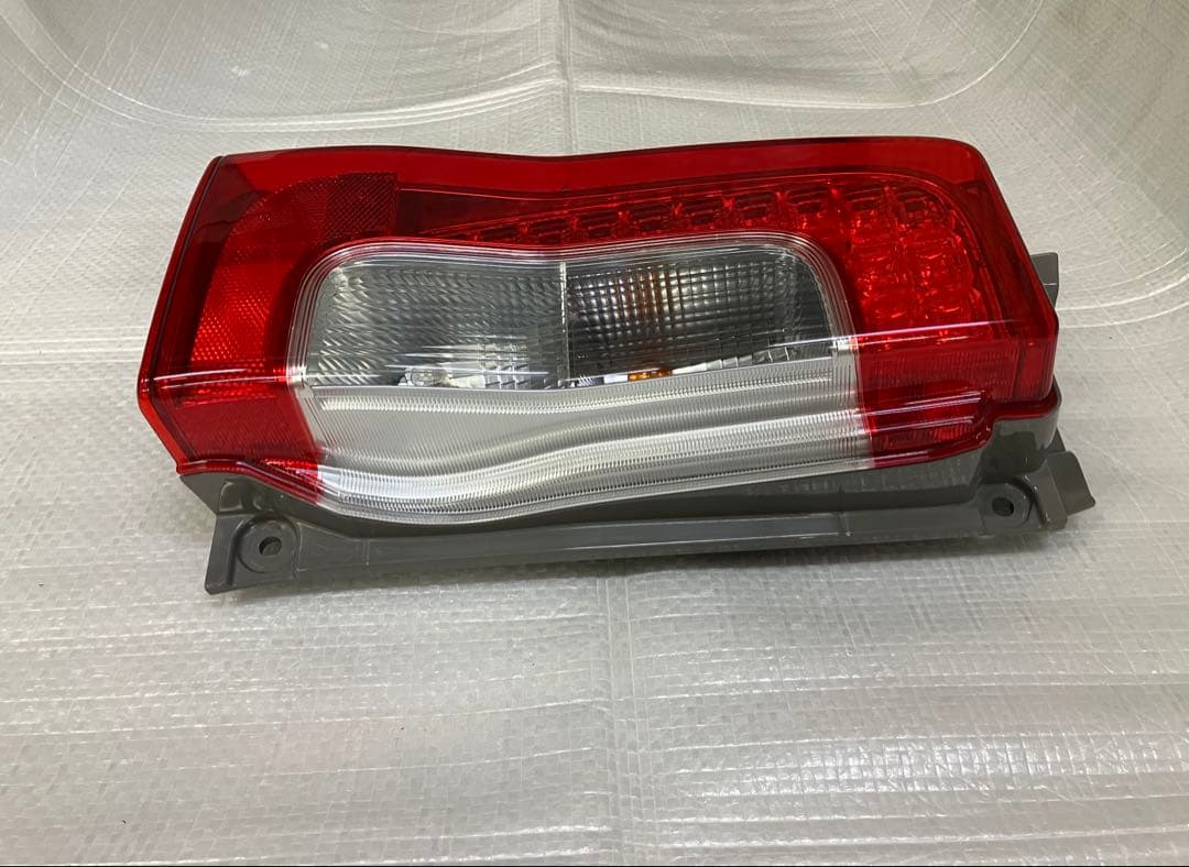 ♦︎ダイハツ★タントLA600S左純正テールランプ♦︎点灯確認済み★良品★