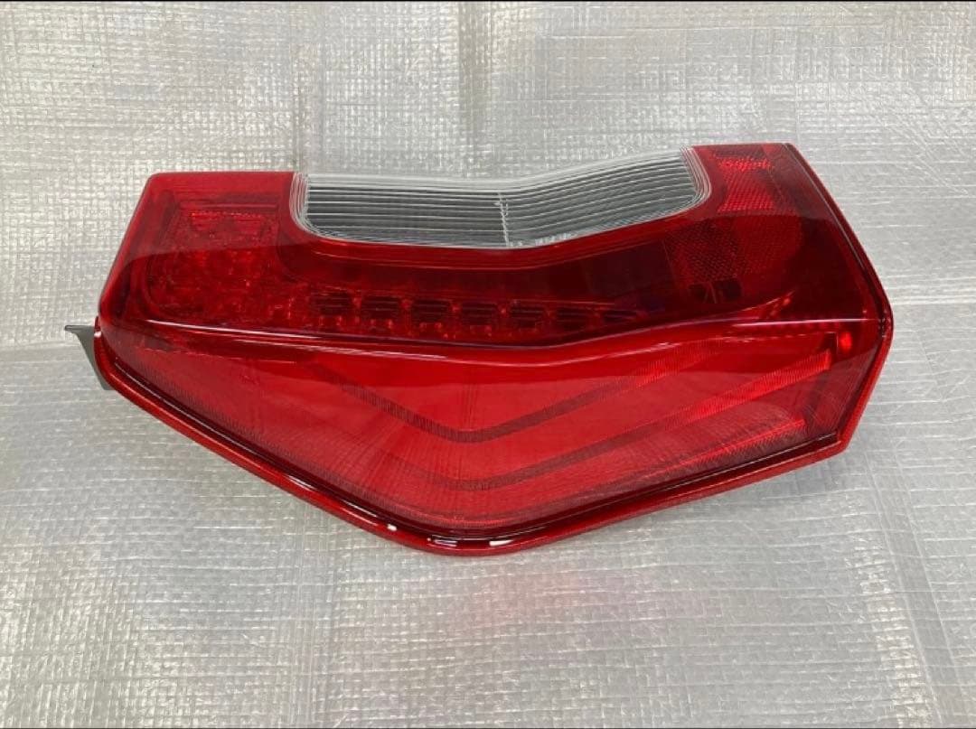 ♦︎ダイハツ★タントLA600S左純正テールランプ♦︎点灯確認済み★良品★