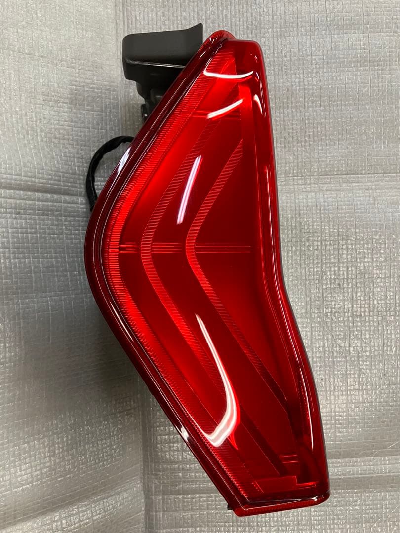 ♦︎ダイハツ★タントLA600S左純正テールランプ♦︎点灯確認済み★良品★