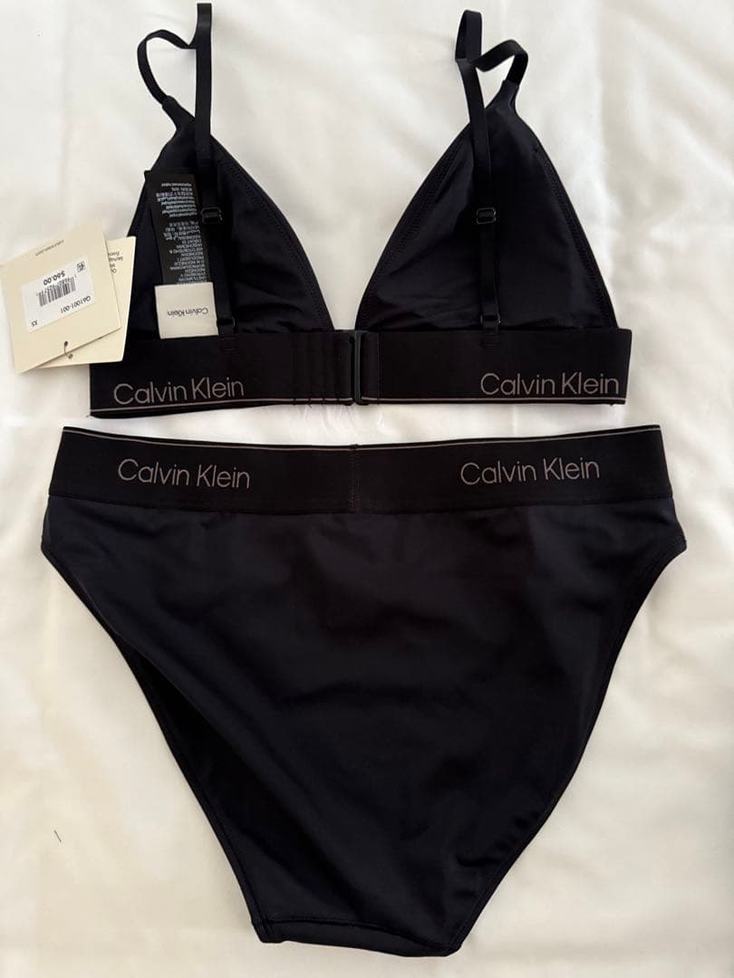 【アメリカ新作モデル】カルバンクライン水着　XSサイズ