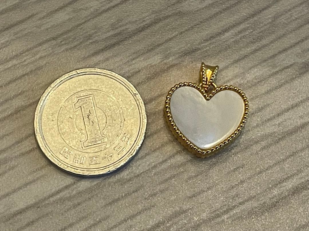 K18イエローゴールド　マザーオブパール　 ペンダントトップ