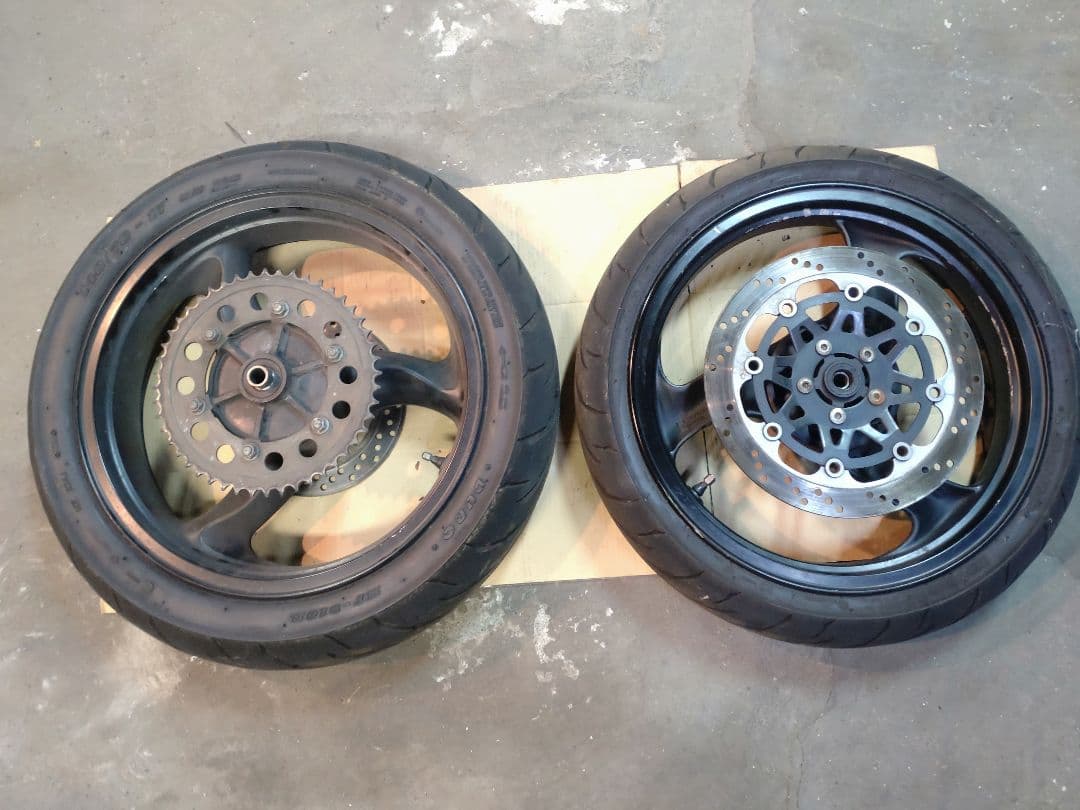 カワサキ　バリオスⅡ　前後ホイールセット