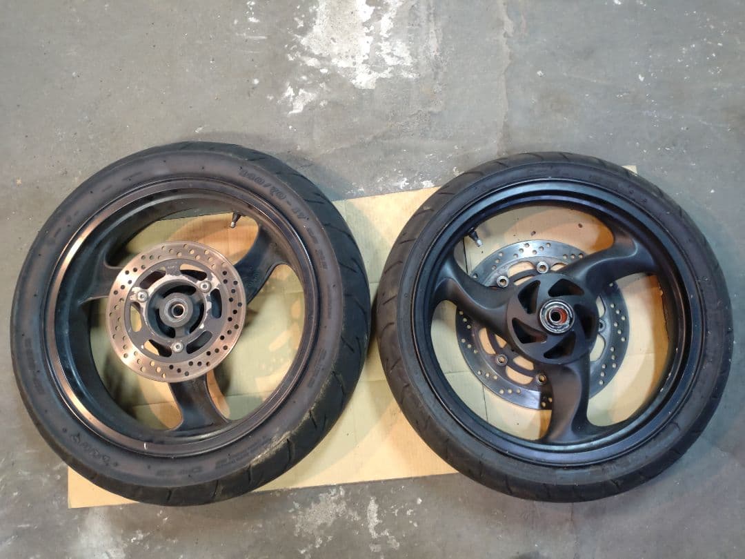 カワサキ　バリオスⅡ　前後ホイールセット