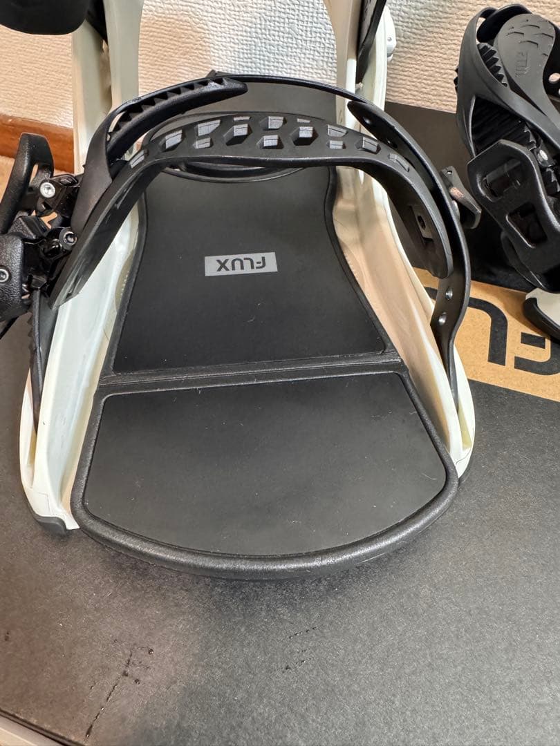 FLUX フラックス CV ビンディング Mサイズ オフホワイト