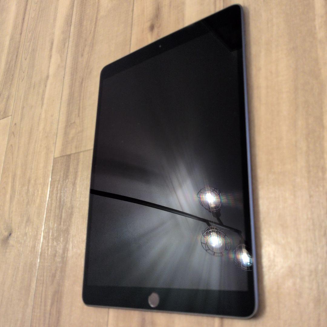 【美品】iPad Air 第3世代 Wi-Fiモデル 64GB　スペースグレー
