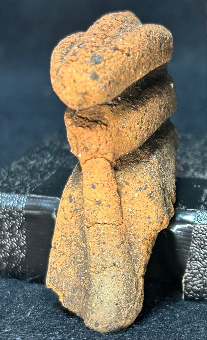 縄文土器　獣面把手と縄文土器底部