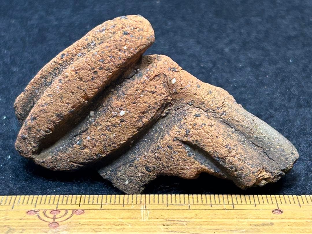 縄文土器　獣面把手と縄文土器底部