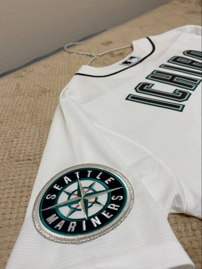 【現地購入・正規品】野球殿堂入りパッチ付き　イチロー　ユニフォーム