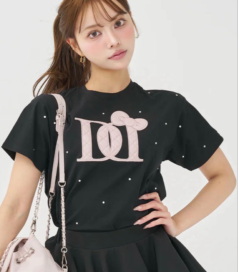 Hello DarichキルティングアップリケビジューTシャツ BLK