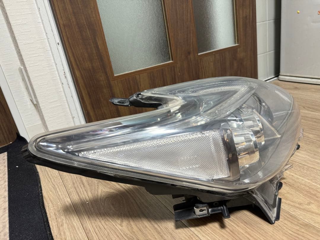 プリウス30 後期　LEDヘッドライト　左右セット　点灯確認済　綺麗　トヨタ