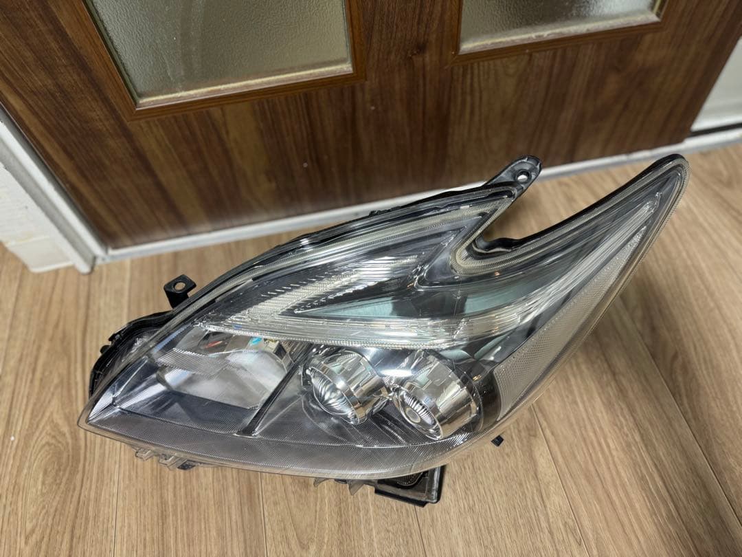 プリウス30 後期　LEDヘッドライト　左右セット　点灯確認済　綺麗　トヨタ