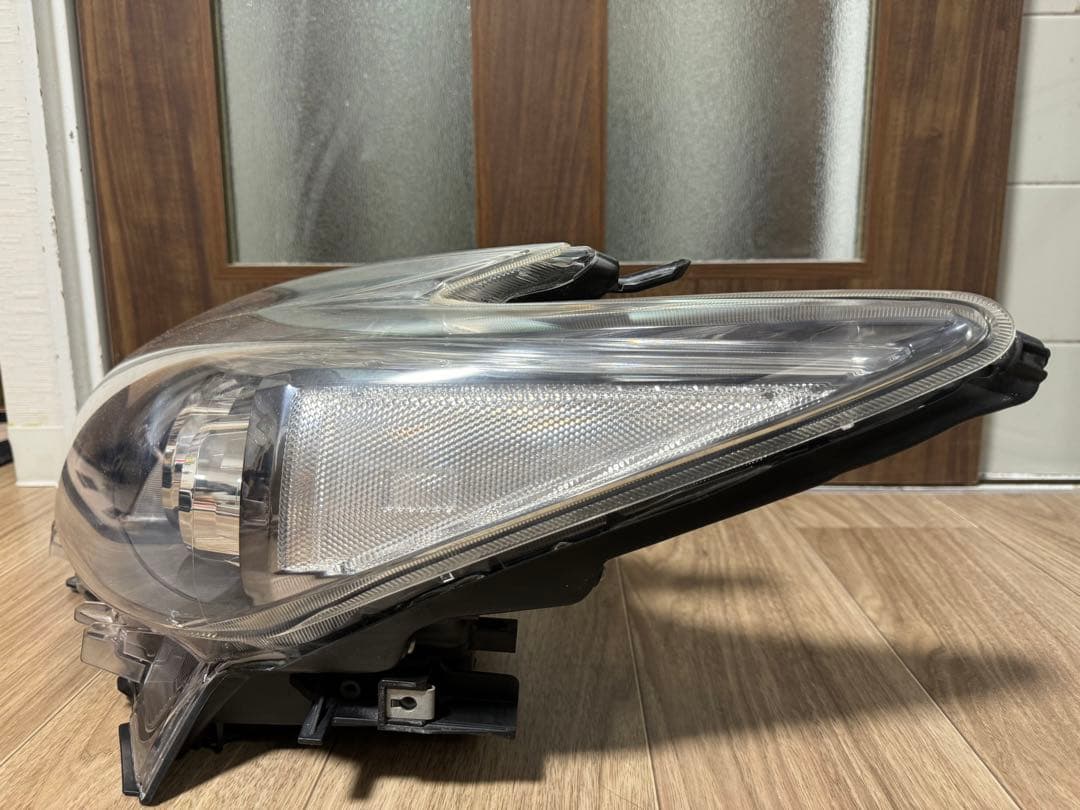 プリウス30 後期　LEDヘッドライト　左右セット　点灯確認済　綺麗　トヨタ