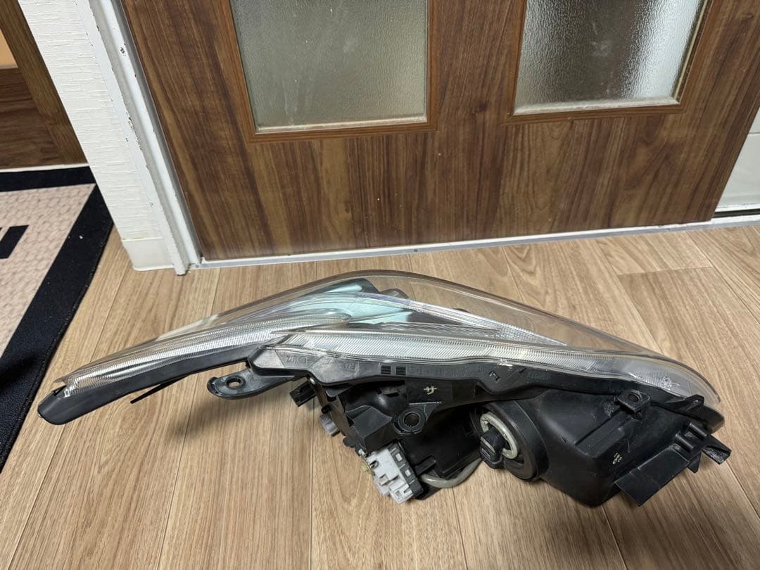 プリウス30 後期　LEDヘッドライト　左右セット　点灯確認済　綺麗　トヨタ
