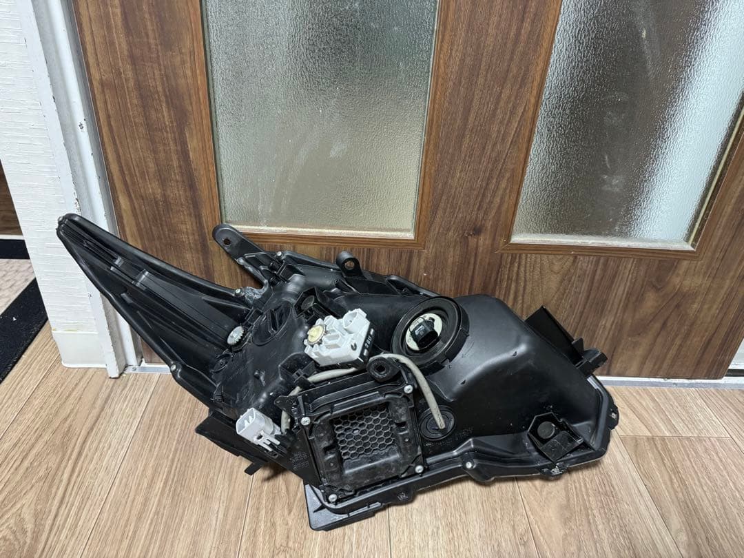 プリウス30 後期　LEDヘッドライト　左右セット　点灯確認済　綺麗　トヨタ