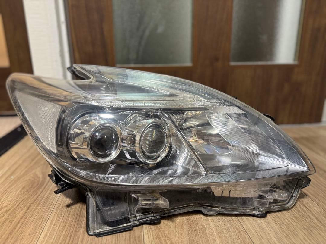 プリウス30 後期　LEDヘッドライト　左右セット　点灯確認済　綺麗　トヨタ