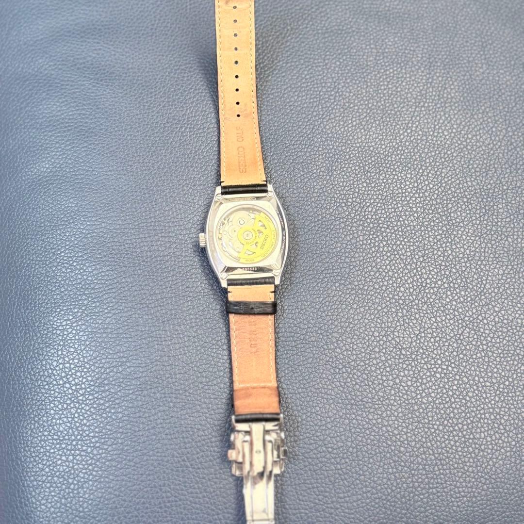 時計 SEIKO 自動巻き　4R35-02V0