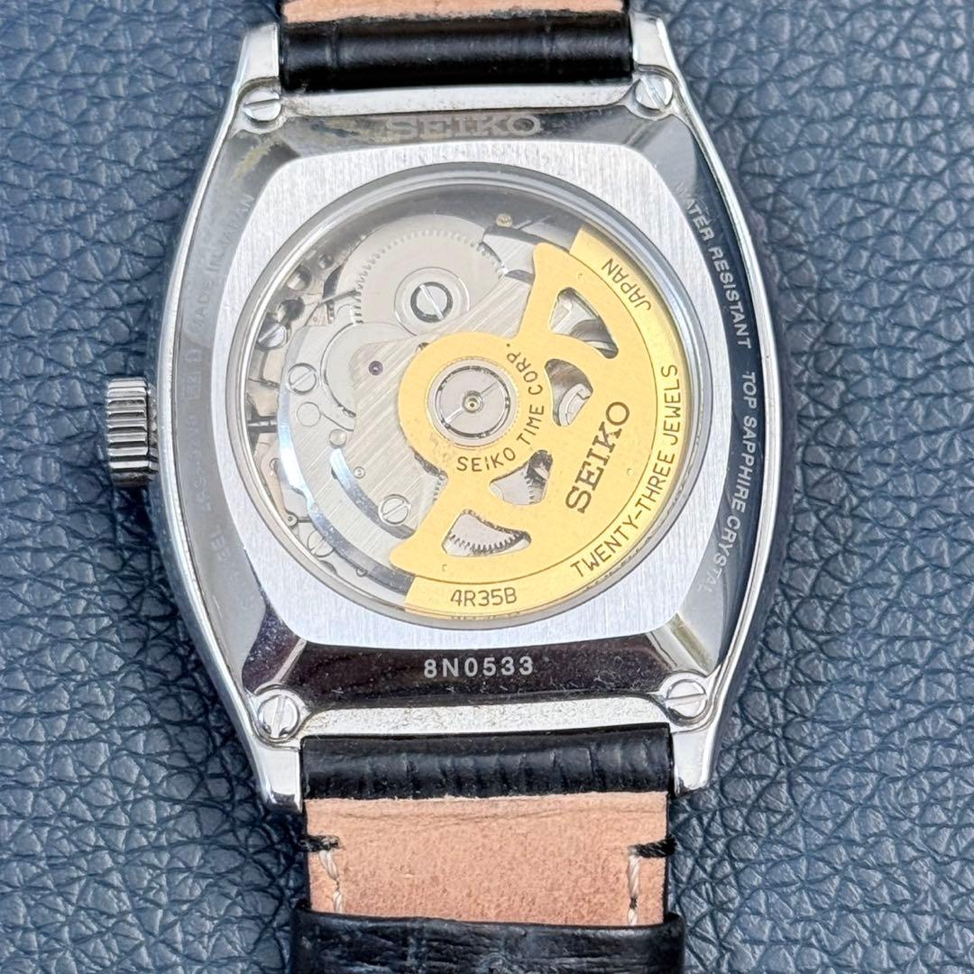 時計 SEIKO 自動巻き　4R35-02V0