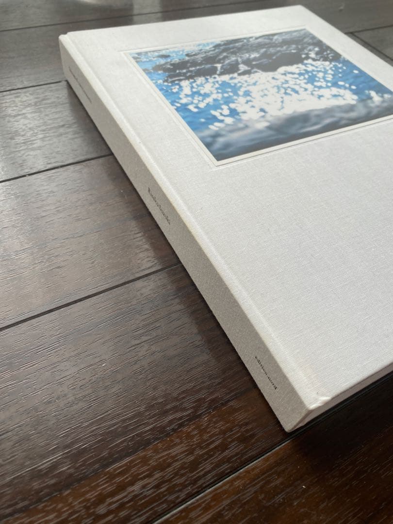 鈴木理策 写真展『意識の流れ』公式展覧会カタログ 会場販売用 白クロス装版