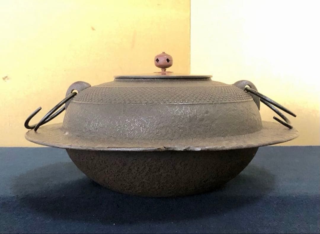 「祖」透木釜 帯霰 龍敏堂造 釜鐶 透木付 元箱 茶道具 (台①)