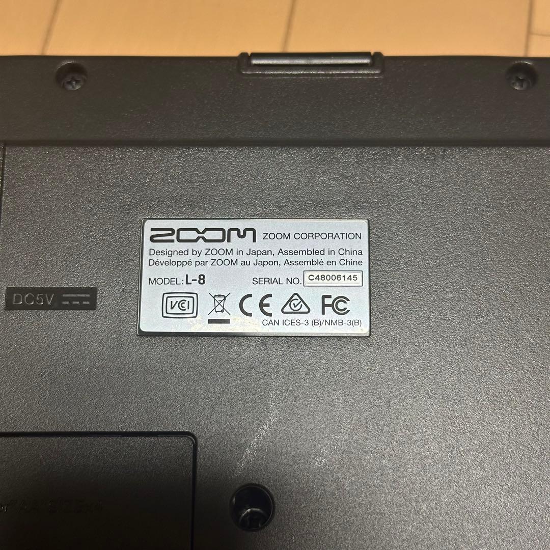 Zoom LiveTrak L-8 デジタルミキサー