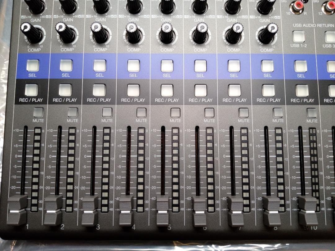 （２月８日までの特別価格）未使用 ZOOM L-12 デジタルミキサー