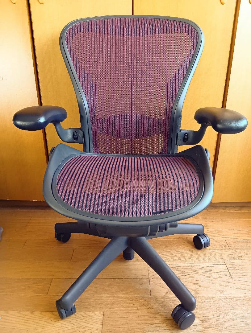 ア*ル様 【難あり】ハーマンミラー アーロンチェア